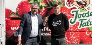 Vaata galeriid: Maasikataimed lasteaedadele jagatud