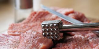 Tarbija toidulaua ohutuse tagamiseks seiratakse pidevalt farme ning looma- ja linnuliha